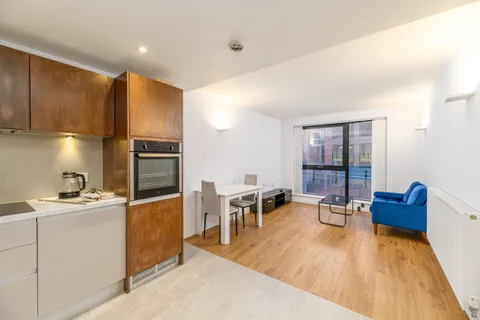 Apartment in Birmingham, Jewellery Quarter - View 5