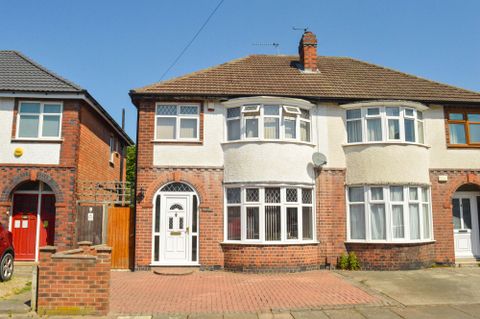 Gainsborough Road, Knighton, Leicester LE2
