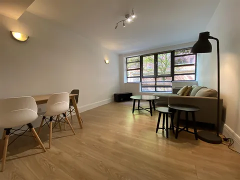 Apartment in Manchester, City Centre - View 5