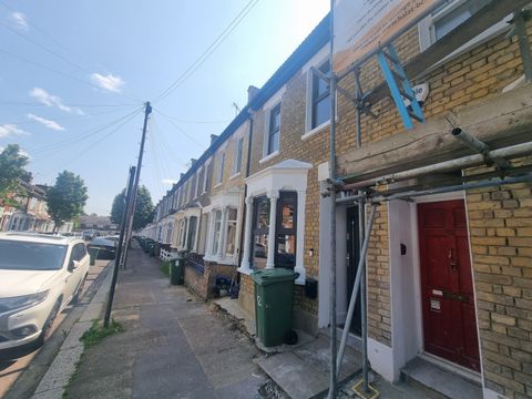 House in Tennyson Road E15 - View 2