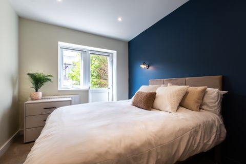 Room 2, Walter Street DE1, Studio to rent