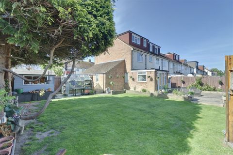 Kinross Crescent, Drayton, Portsmouth PO6