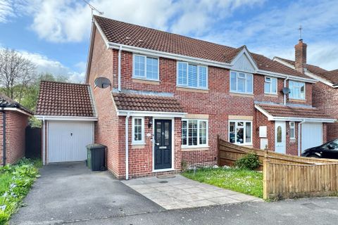 Britannia Gardens, Hedge End SO30