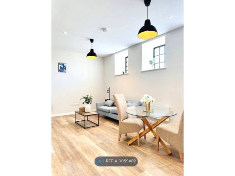 Kingsgate House, Bristol BS15, Room to rent