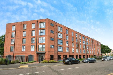 Apartment in Birmingham, Edgbaston, West Midlands - View 2