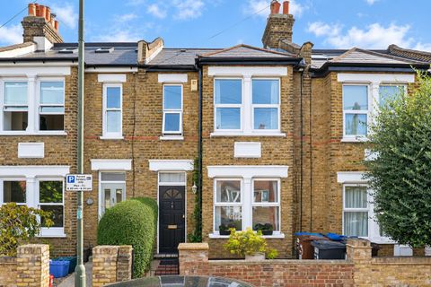 Vernon Avenue, Raynes Park SW20