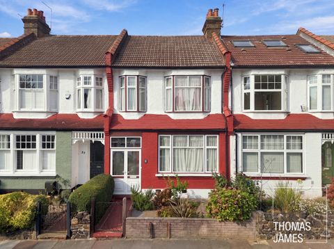 Chimes Avenue, London N13