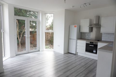 Third Avenue, Nottingham NG7 - More