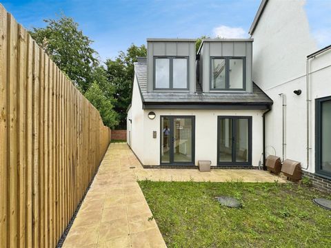 Coach House, Ronald Road, Waterloo, Liverpool L22, New home, bed