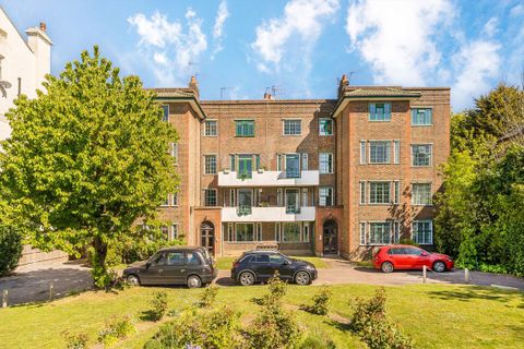 Streatham Common North, Streatham SW16