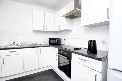 Apartment in Plymouth, Mutley - View 2