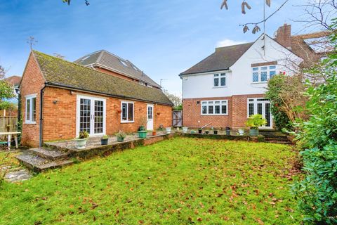 Bassett Avenue, Southampton, Hampshire SO16 - More