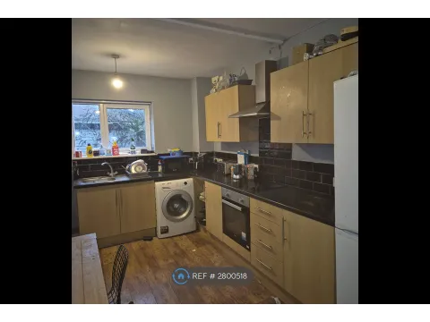 Apartment in Sefton, Liverpool City Region - View 5