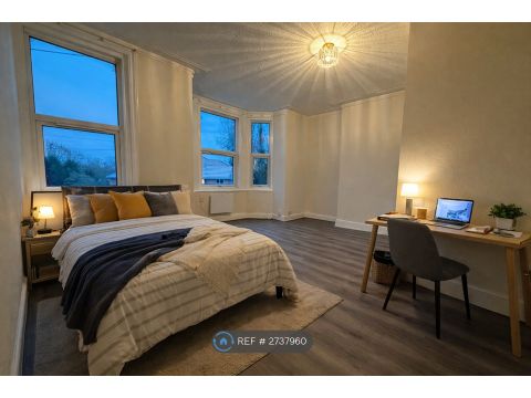 First Floor Front Studio, Southampton SO16, Studio to rent