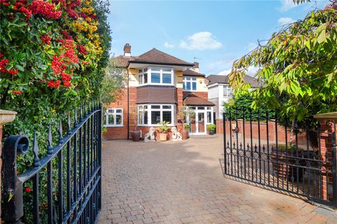 Edenfield Gardens, Worcester Park KT4