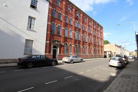 Wilson Street, St. Pauls, Bristol BS2, Studio to rent