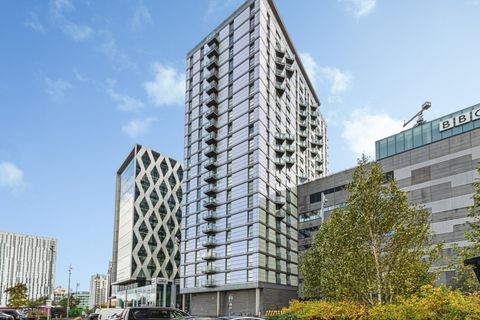 Apartment in Salford, Greater Manchester - View 2