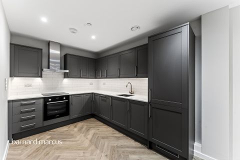 Fallsbrook Road, London SW16, New home