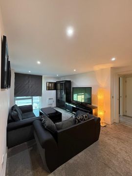 Apartment in Birmingham, West Midlands - View 2