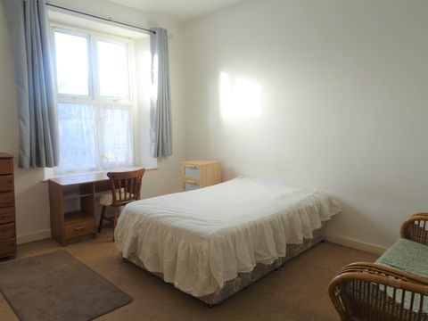 House in Cardiff, Grangetown - View 2