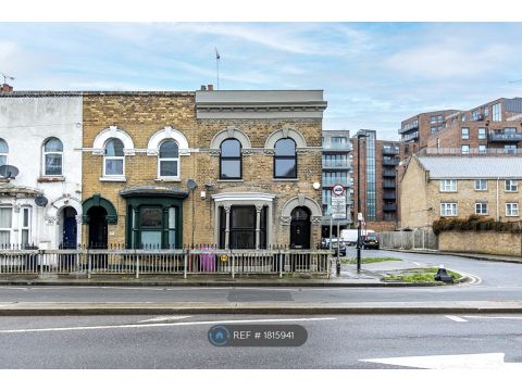 Abbott Road, London E14