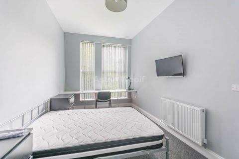 Broadgate, Beeston, Nottingham NG9, Room to rent