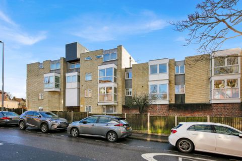 Church Hill, West Court Church Hill E17