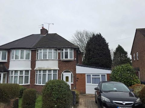 Ryde Park Road, Rednal, Birmingham B45, Room to rent