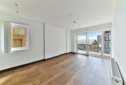 Picture of 2 bed flat to rent in Abbey Road, Barking IG11, £1,750 pcm - Zoopla