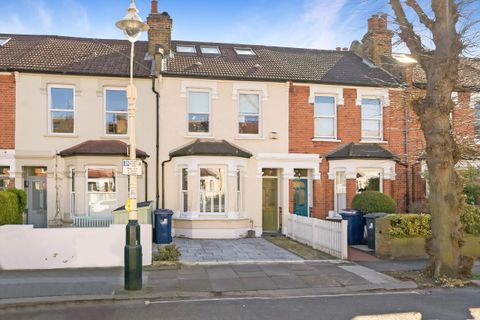 Cranmer Avenue, Ealing, Northfields, London W13