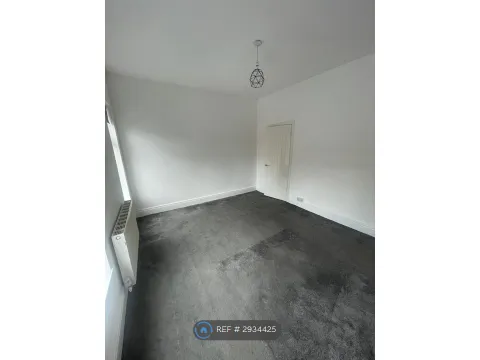 Apartment in Manchester M9 - View 5