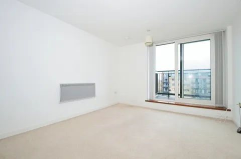 Apartment in Cardiff, Grangetown - View 5
