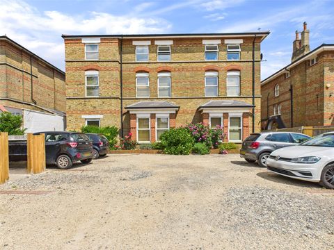 Stanley Road, Teddington TW11