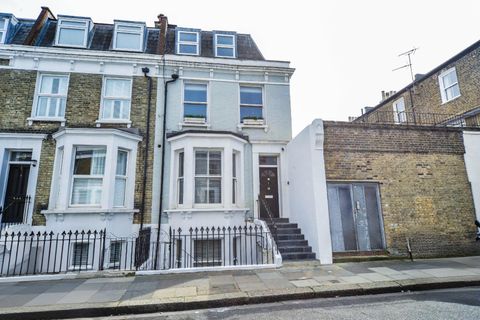 Halford Road, London SW6