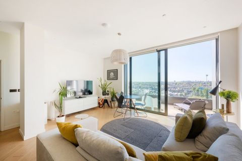 Wood Crescent, London W12