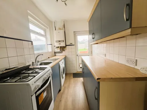 House in Wolverhampton, Tettenhall, West Midlands - View 5