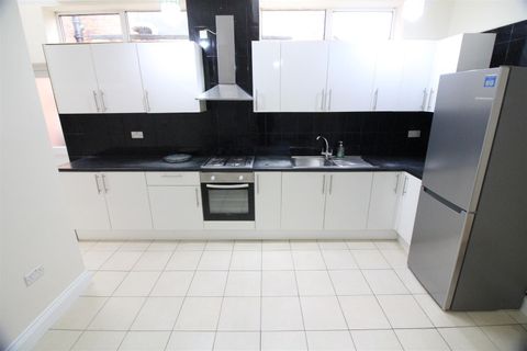 Bulstrode Avenue, Hounslow TW3