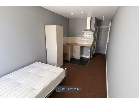 Bevercotes Road, Sheffield S5, Room to rent