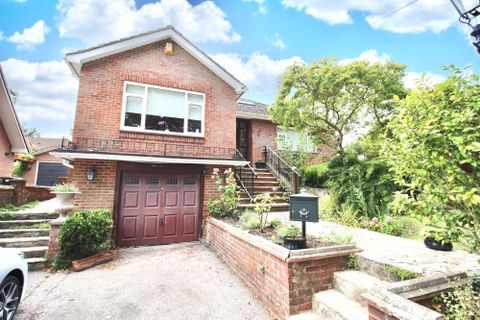 House in Eastleigh, Netley Hill, Hedge End - View 2