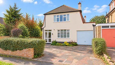 The Avenue, Pinner HA5
