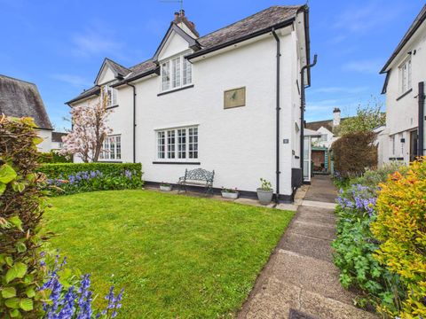 Y Groes, Rhiwbina, Cardiff. CF14