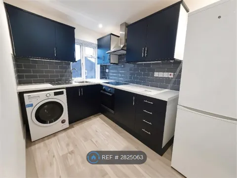 Apartment in Reading, Coley - View 5