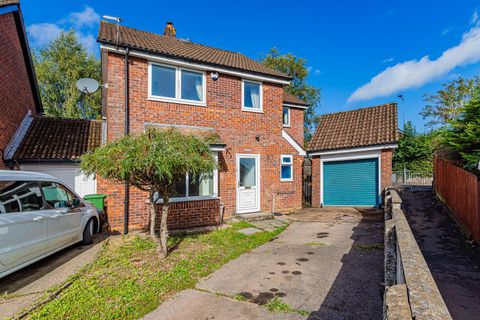 Elaine Close, Thornhill, Cardiff CF14