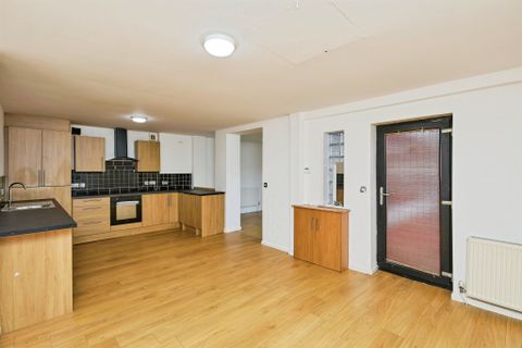 Hucknall Road, Nottingham NG5 - More