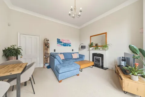Apartment in Nottingham, Carrington - View 5