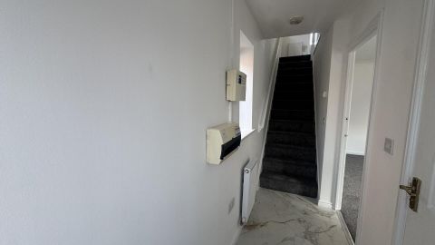 Ambleside Drive, Kirkby, Liverpool L33 – další