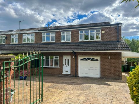 House in Manchester, New Moston - View 2