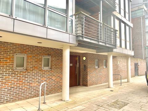 Prince George House, Portsmouth PO1, Studio to rent