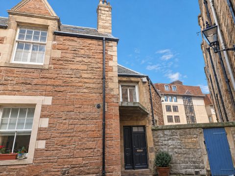 Douglas Gardens Mews, Edinburgh EH4