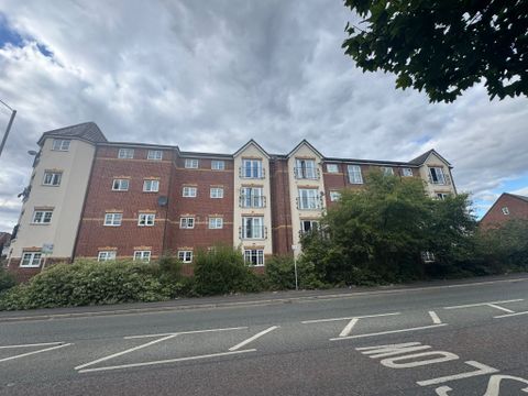 Larch Gardens, Manchester M8